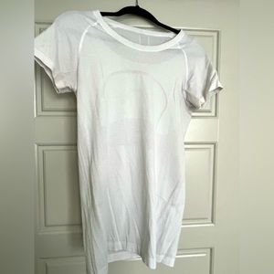 Lululemon White Short Sleeve Top
